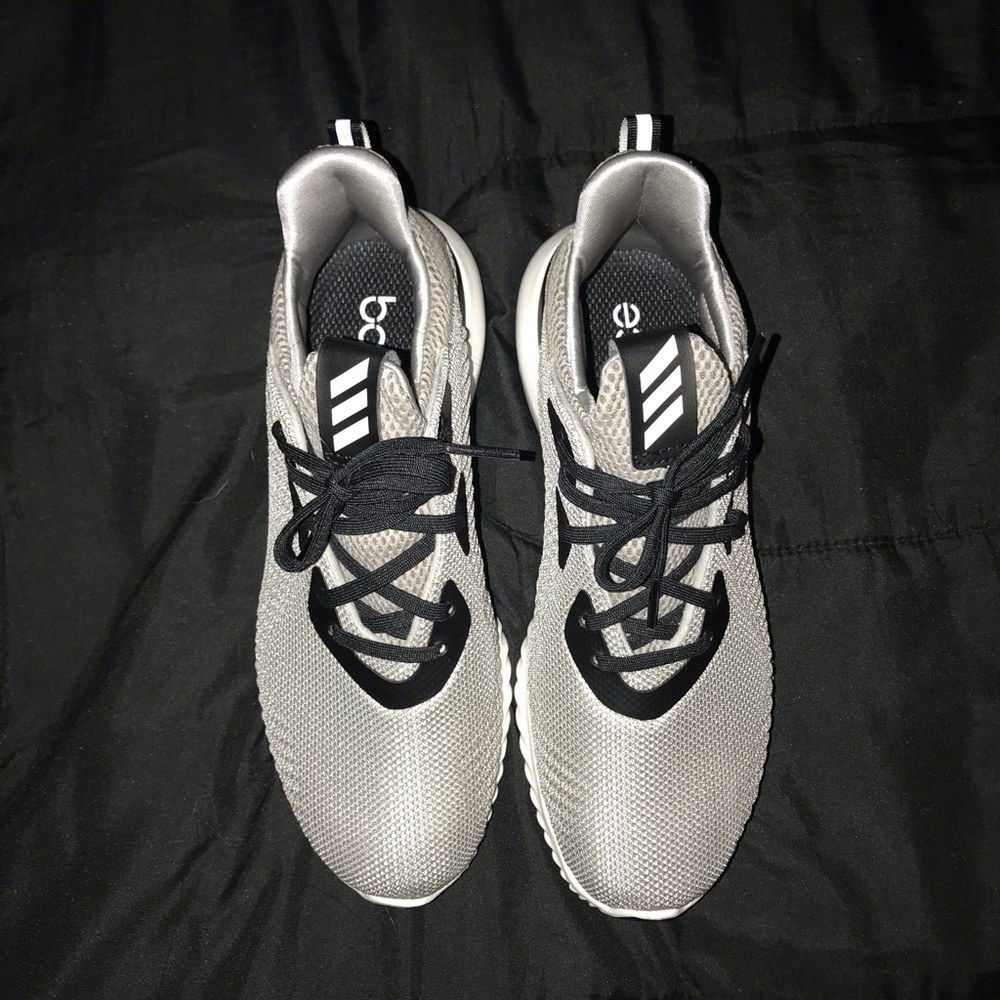 adidas Alphabounce